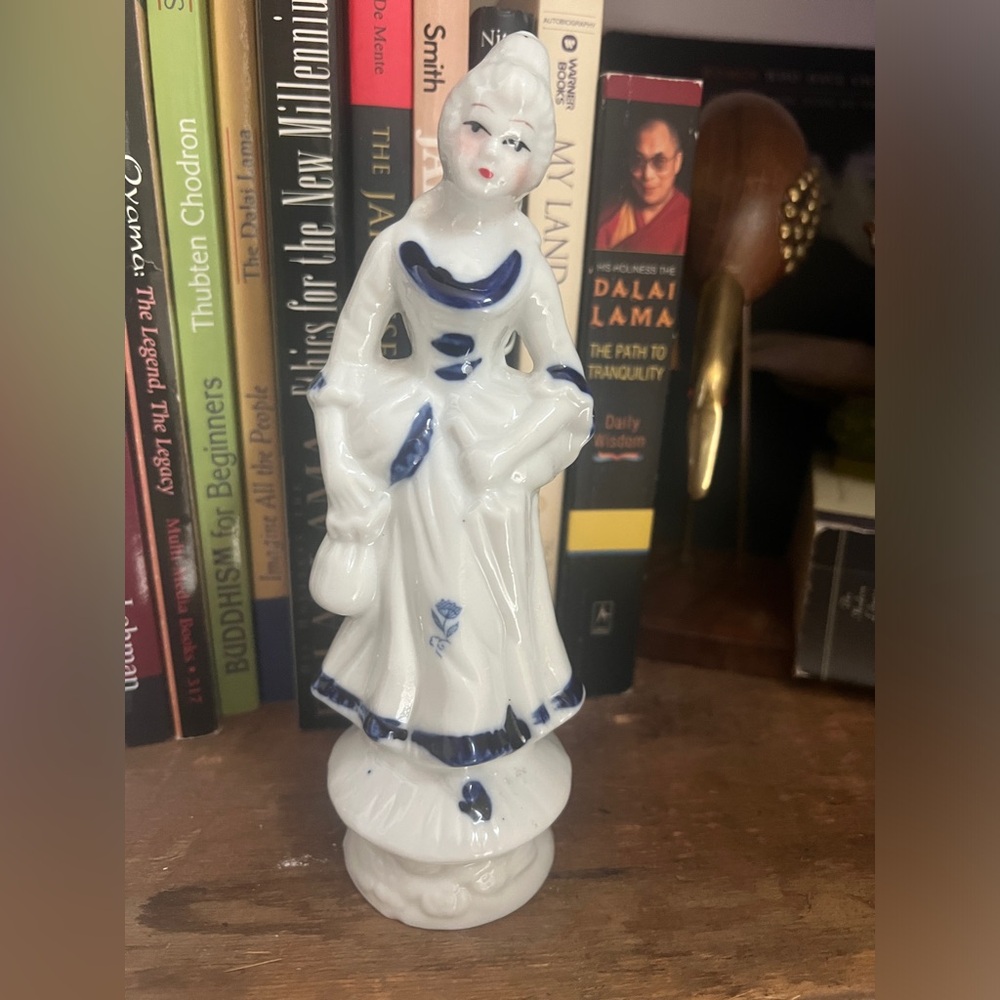 Vintage Lady figurine timeless Delft style by Highland Arts of Scotland